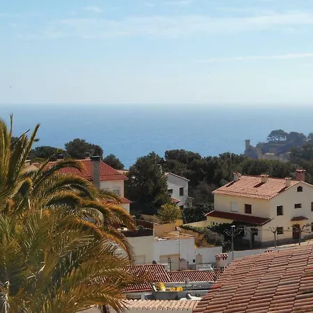 Three-bedroom Holiday In