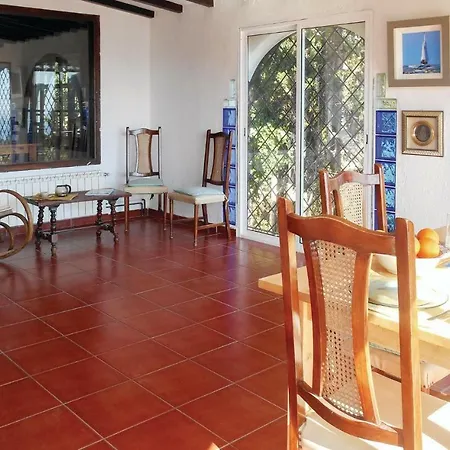 Holiday home Three-bedroom Holiday In