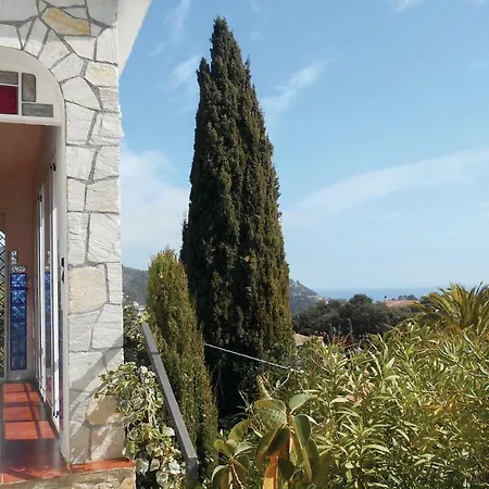 Holiday home Three-bedroom Holiday In